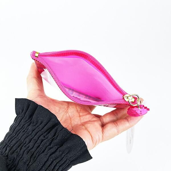 いちご新聞のバッグ