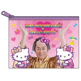 <img class='new_mark_img1' src='https://img.shop-pro.jp/img/new/icons15.gif' style='border:none;display:inline;margin:0px;padding:0px;width:auto;' />【予約品】《10月発売予定》サンリオ マツケンサンバ×ハローキティ クリアフラットポーチ Ｓ ハート 松平健 Sanrio