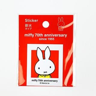 <img class='new_mark_img1' src='https://img.shop-pro.jp/img/new/icons15.gif' style='border:none;display:inline;margin:0px;padding:0px;width:auto;' />ミッフィー miffy 70th ステッカー レッド 耐水タイプ 日本製
