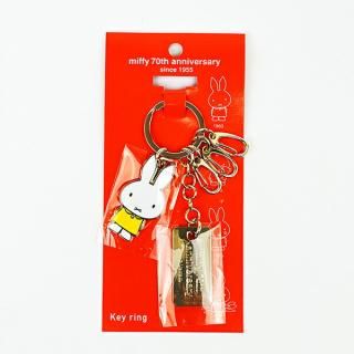 <img class='new_mark_img1' src='https://img.shop-pro.jp/img/new/icons15.gif' style='border:none;display:inline;margin:0px;padding:0px;width:auto;' />ミッフィー miffy 70th キーリング とがりみみおすまし キーホルダー