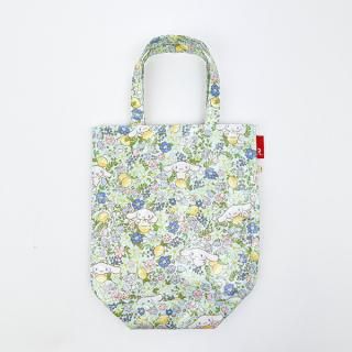 <img class='new_mark_img1' src='https://img.shop-pro.jp/img/new/icons15.gif' style='border:none;display:inline;margin:0px;padding:0px;width:auto;' />サンリオ シナモロール スクエアトートバッグ ROOTOTE ルートート コラボ シナモン Sanrio