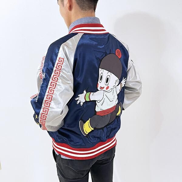 ドラゴンボールの刺繍が至る所にあるコラボスカジャン