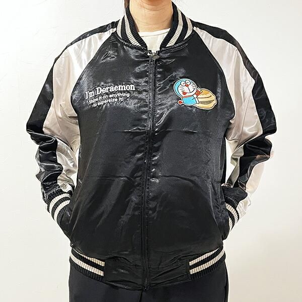 ドラえもんの高級感あるスカジャン