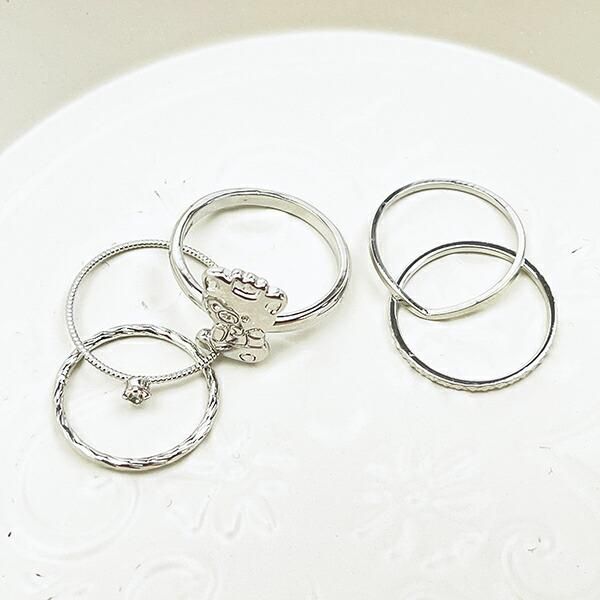 リラックマのシルバーのアクセサリー