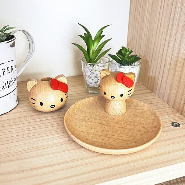 ハローキティ木製