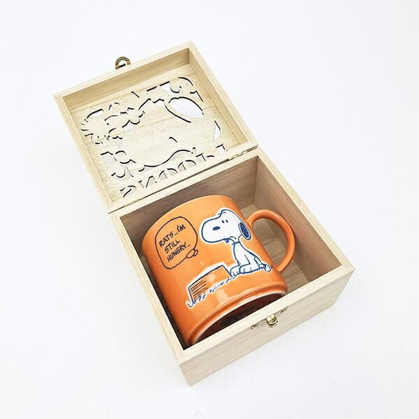 スヌーピーの木箱入りマグカップ