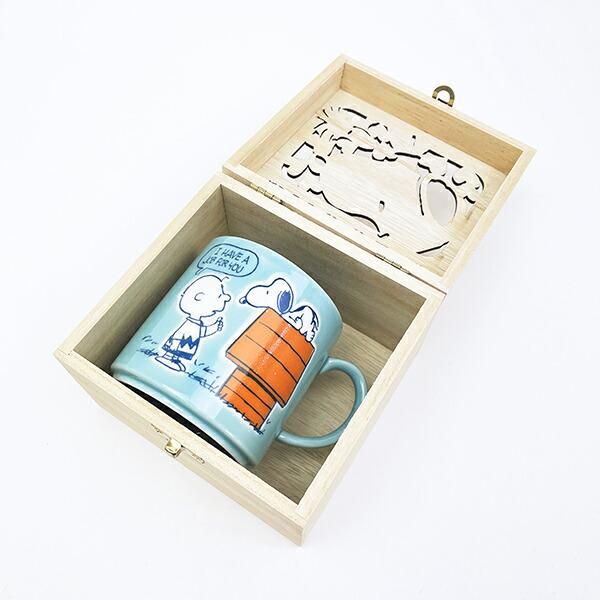 スヌーピーの木箱入りマグカップ