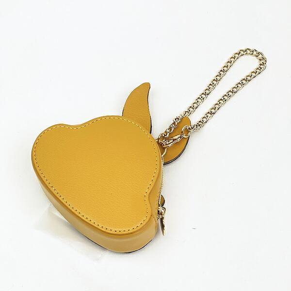 ディズニーのキャラクターダイカットポーチが映える。ACCOMMODEと