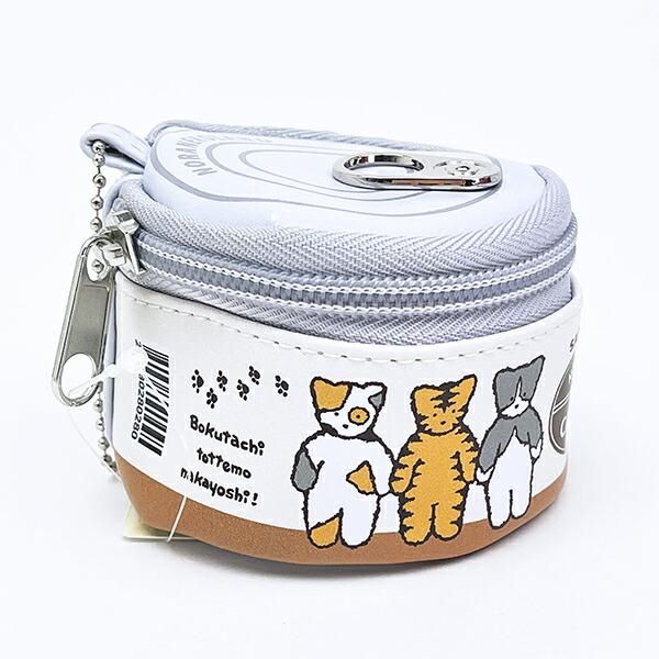 ノラネコランドのポーチ