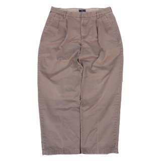 <img class='new_mark_img1' src='https://img.shop-pro.jp/img/new/icons47.gif' style='border:none;display:inline;margin:0px;padding:0px;width:auto;' />Dockers 2 Tuck Chino Pants - Coyote  - Vintage