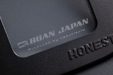 BUANJAPAN×HONEST 給油口ガラスリッド | 無機質な給油口に遊び心と個性を - BUAN JAPAN