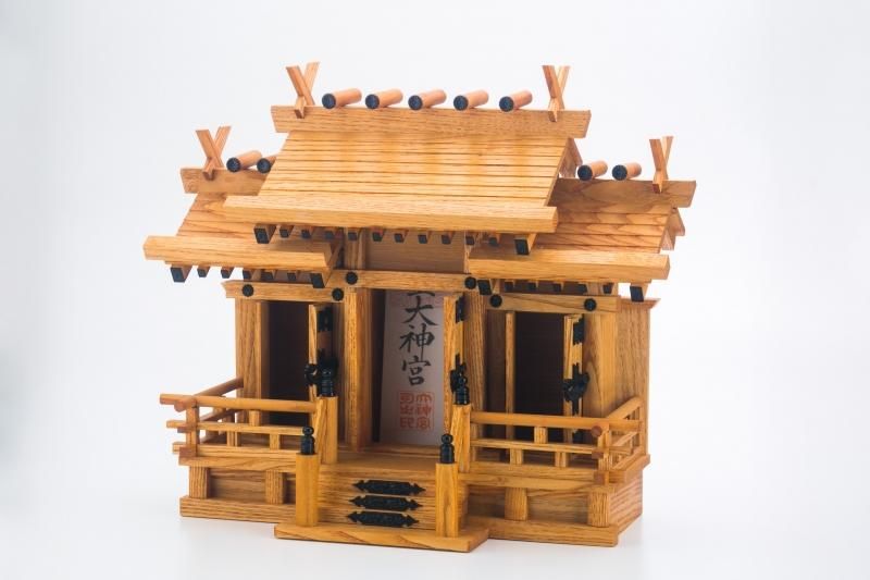 屋根違い三社 小 けやき色 神棚セット - 神棚神具の専門店 神棚 屋根違い三社 小 けやき色 神棚セット - 神棚神具の専門店 神棚