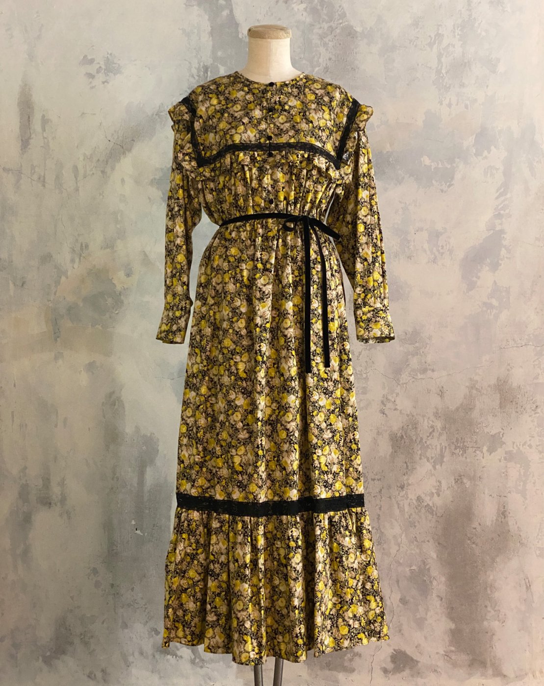 leur logette - <img class='new_mark_img1' src='https://img.shop-pro.jp/img/new/icons2.gif' style='border:none;display:inline;margin:0px;padding:0px;width:auto;' />Matisse Flower Print Dress - Yellow