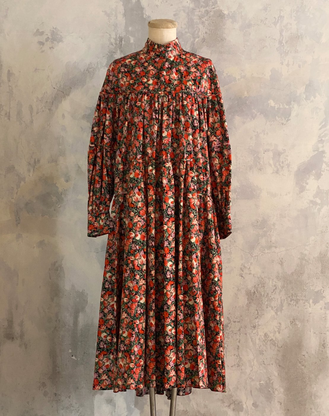 leur logette - <img class='new_mark_img1' src='https://img.shop-pro.jp/img/new/icons2.gif' style='border:none;display:inline;margin:0px;padding:0px;width:auto;' />Matisse Flower Print Dress - Red