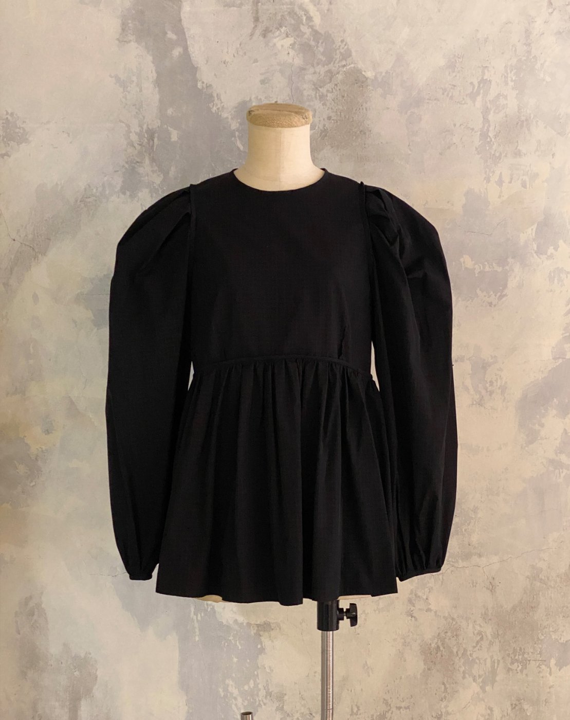 leur logette - <img class='new_mark_img1' src='https://img.shop-pro.jp/img/new/icons2.gif' style='border:none;display:inline;margin:0px;padding:0px;width:auto;' />Theater Check Blouse - Black