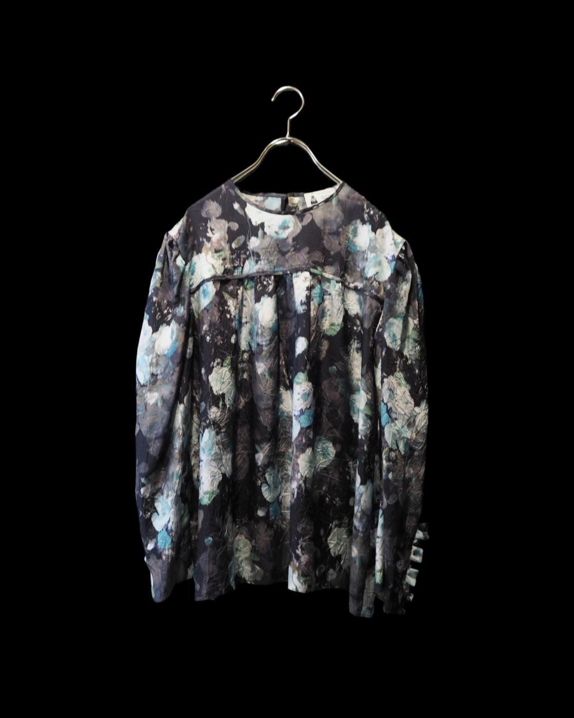leur logette - <img class='new_mark_img1' src='https://img.shop-pro.jp/img/new/icons1.gif' style='border:none;display:inline;margin:0px;padding:0px;width:auto;' />Cupro Print Top - 230 Black