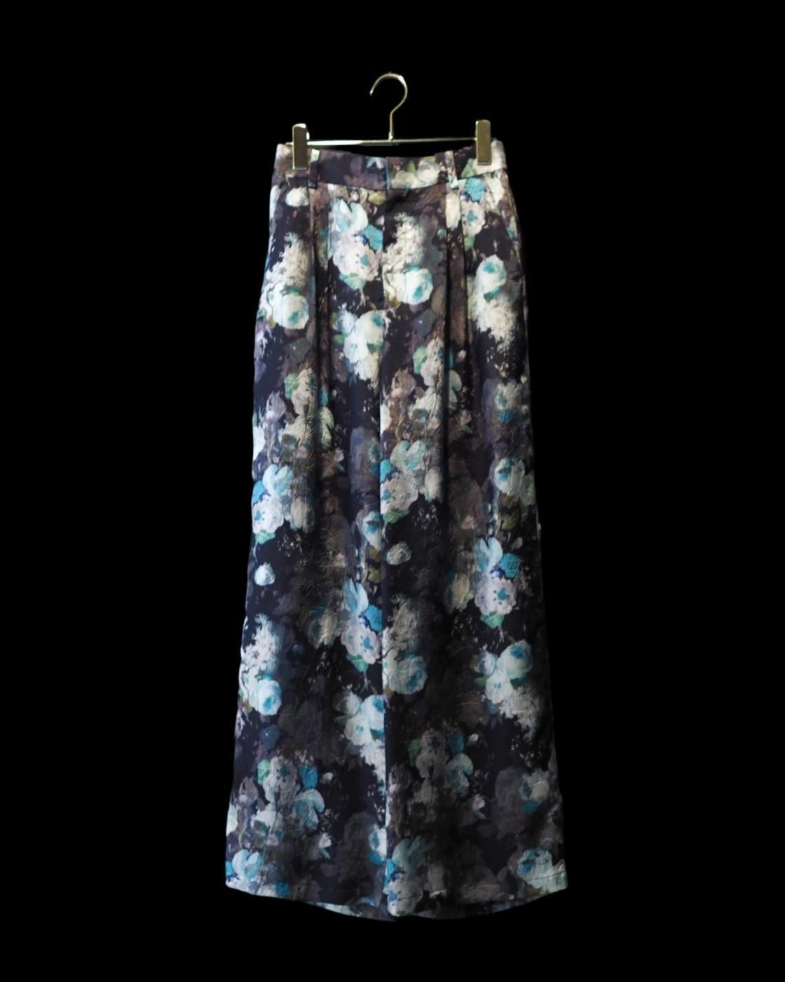 leur logette - <img class='new_mark_img1' src='https://img.shop-pro.jp/img/new/icons1.gif' style='border:none;display:inline;margin:0px;padding:0px;width:auto;' />Cupro Print Pants - 230 Black