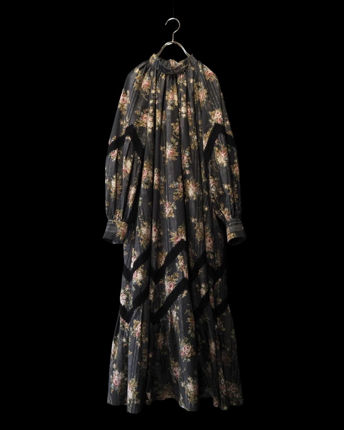 leur logette - <img class='new_mark_img1' src='https://img.shop-pro.jp/img/new/icons1.gif' style='border:none;display:inline;margin:0px;padding:0px;width:auto;' />Cotton Print Dress - 215 Black