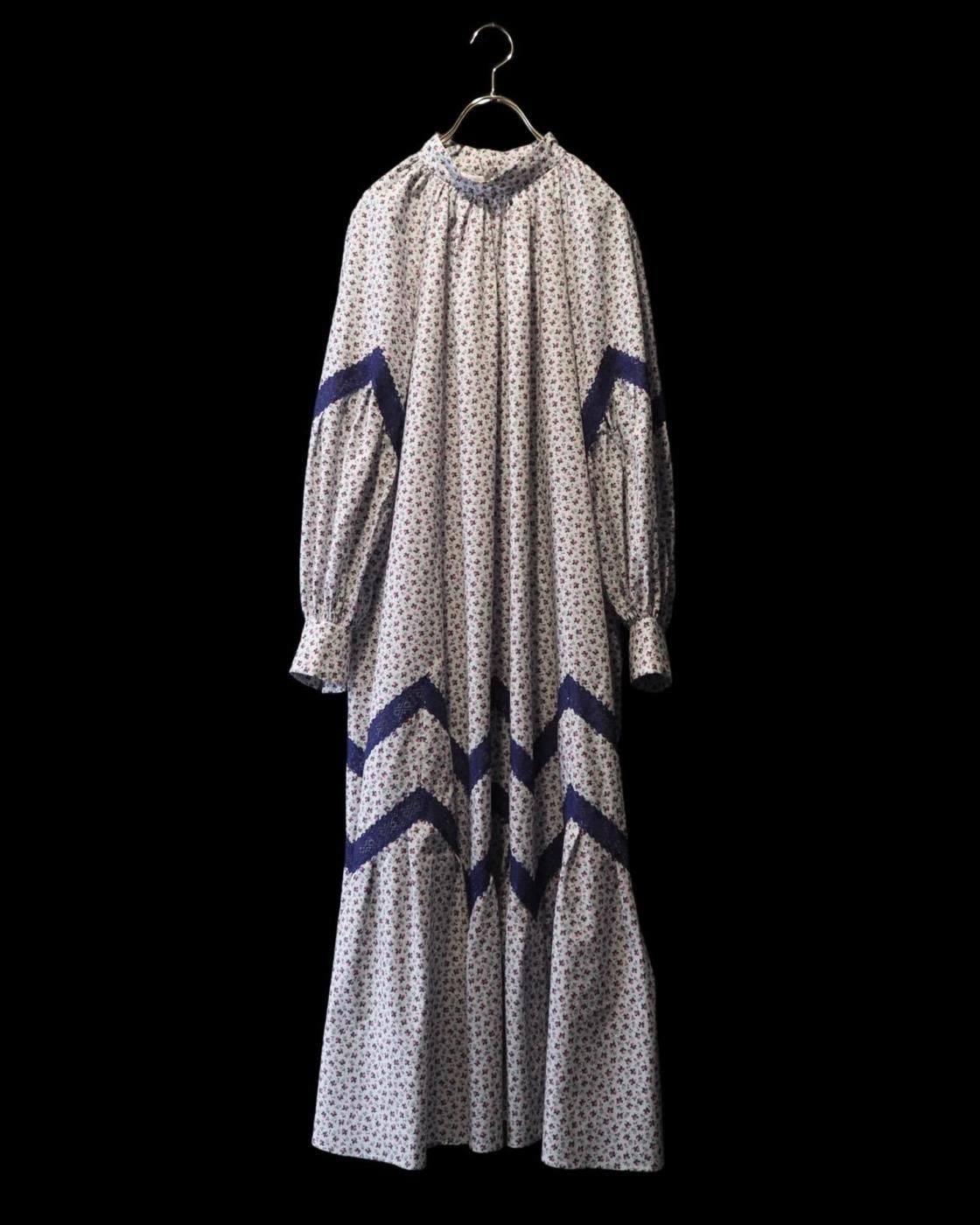 leur logette - <img class='new_mark_img1' src='https://img.shop-pro.jp/img/new/icons1.gif' style='border:none;display:inline;margin:0px;padding:0px;width:auto;' />Cotton Print Dress - 220 Off White