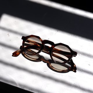 <img class='new_mark_img1' src='https://img.shop-pro.jp/img/new/icons8.gif' style='border:none;display:inline;margin:0px;padding:0px;width:auto;' />guepardgp-15 / havana  light brown lens