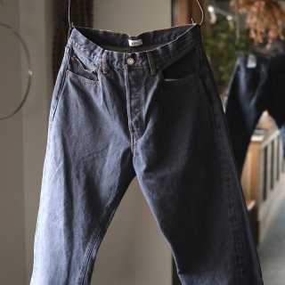 <img class='new_mark_img1' src='https://img.shop-pro.jp/img/new/icons8.gif' style='border:none;display:inline;margin:0px;padding:0px;width:auto;' />CIOTANew Straight 5 Pocket Denim