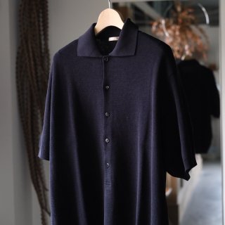 <img class='new_mark_img1' src='https://img.shop-pro.jp/img/new/icons8.gif' style='border:none;display:inline;margin:0px;padding:0px;width:auto;' />ULTERIORTwisted Loose Milano Rib Knit Polo