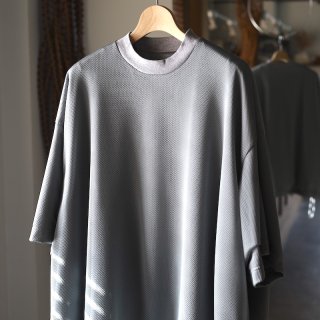<img class='new_mark_img1' src='https://img.shop-pro.jp/img/new/icons8.gif' style='border:none;display:inline;margin:0px;padding:0px;width:auto;' />isnessBALLOON DOUBLE LAYERED MESH SHORT SLEEVE T-SHIRT