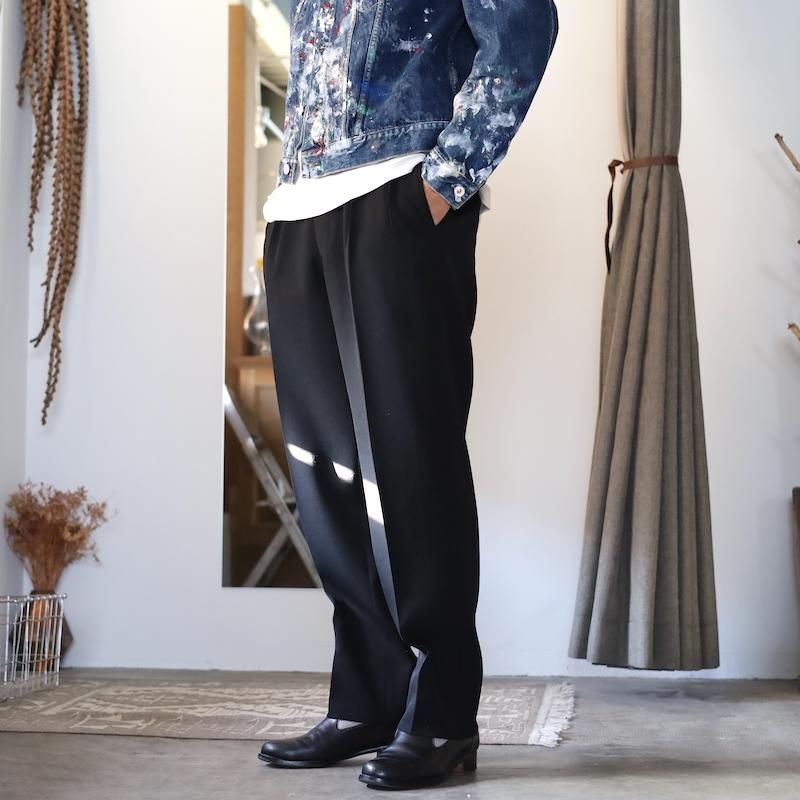 HEUGN】Aaron Gabardine Black Trousers - HUUKU