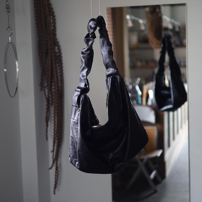 ssstein】SHIRRING HANDLE LEATHER SHOULDER BAG - HUUKU ssstein】SHIRRING HANDLE LEATHER SHOULDER BAG - HUUKU