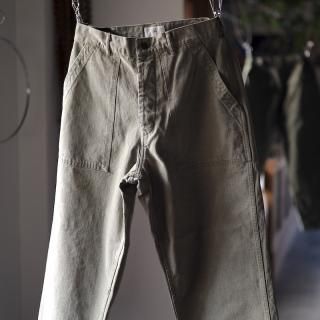 <img class='new_mark_img1' src='https://img.shop-pro.jp/img/new/icons8.gif' style='border:none;display:inline;margin:0px;padding:0px;width:auto;' />HERILLUSARMY HBT Baker Pants