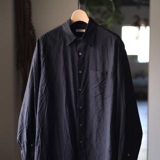 <img class='new_mark_img1' src='https://img.shop-pro.jp/img/new/icons8.gif' style='border:none;display:inline;margin:0px;padding:0px;width:auto;' />calmlenceSILK BROADCLOTH REGULAR COLLAR SHIRT