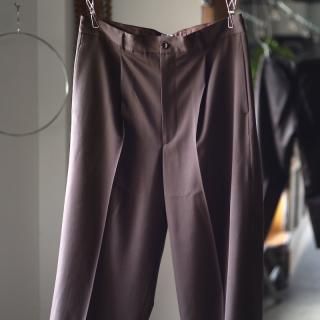 <img class='new_mark_img1' src='https://img.shop-pro.jp/img/new/icons8.gif' style='border:none;display:inline;margin:0px;padding:0px;width:auto;' />BISOWNS120 WOOL GABA 1TUCK EASY SLACKS