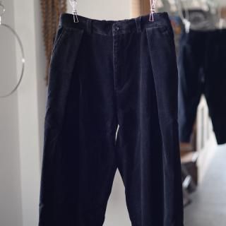<img class='new_mark_img1' src='https://img.shop-pro.jp/img/new/icons8.gif' style='border:none;display:inline;margin:0px;padding:0px;width:auto;' />isnessCORDUROY TUCK TROUSERS