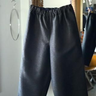 <img class='new_mark_img1' src='https://img.shop-pro.jp/img/new/icons8.gif' style='border:none;display:inline;margin:0px;padding:0px;width:auto;' />GorschWool Hemp Dobby Easy Trousers