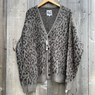 <img class='new_mark_img1' src='https://img.shop-pro.jp/img/new/icons8.gif' style='border:none;display:inline;margin:0px;padding:0px;width:auto;' />WAX LEOPARD CARDIGAN Sand / Charcoal
