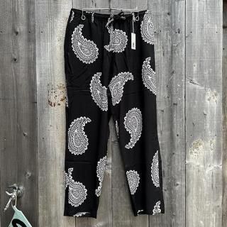 <img class='new_mark_img1' src='https://img.shop-pro.jp/img/new/icons8.gif' style='border:none;display:inline;margin:0px;padding:0px;width:auto;' />WAX PAISLEY PANTS