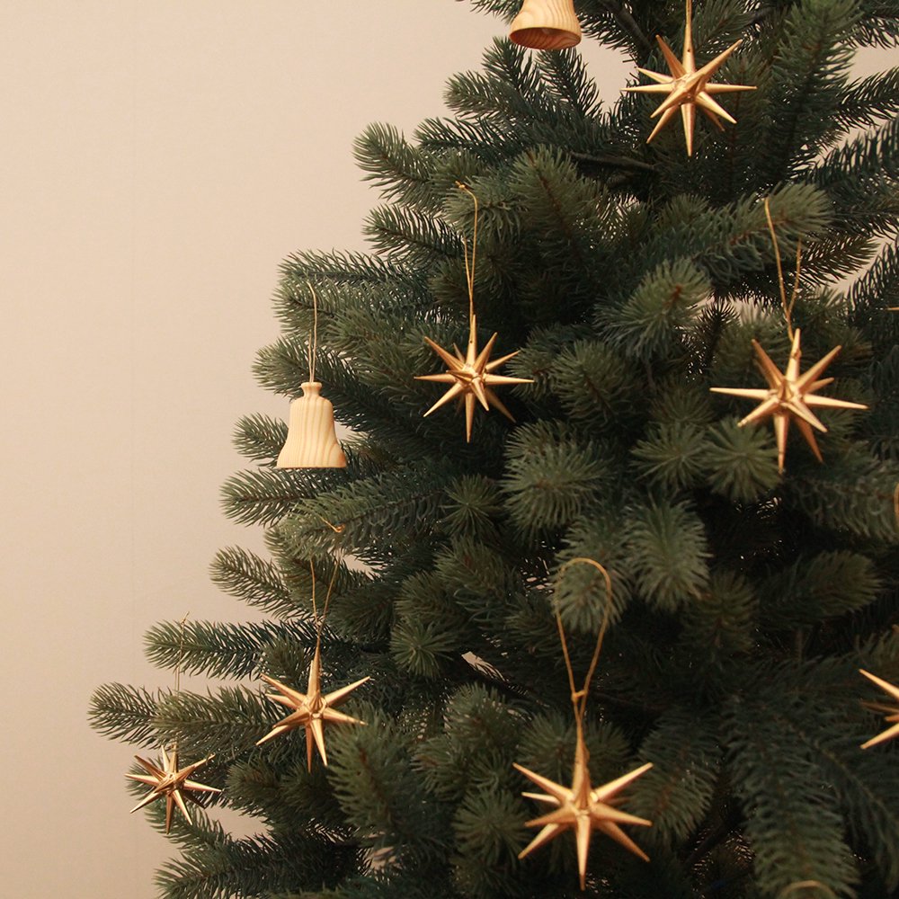 まるで本物のもみの木を思わせるRSグローバルトレード社のクリスマスツリー90cm