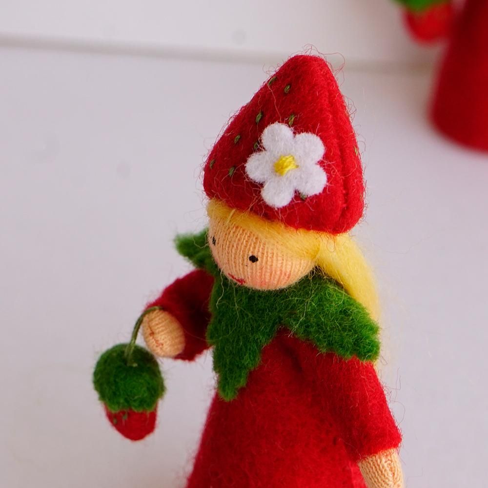 シーグラスアート　♡フルーツの妖精♡　いちごフェアリーver. シーグラスアート ♡フルーツの妖精♡ いちごフェアリーver