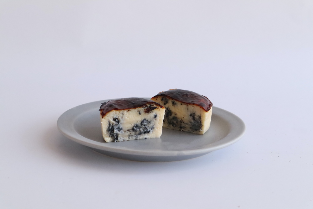 黒ごまのバスクチーズケーキ（小サイズ）
