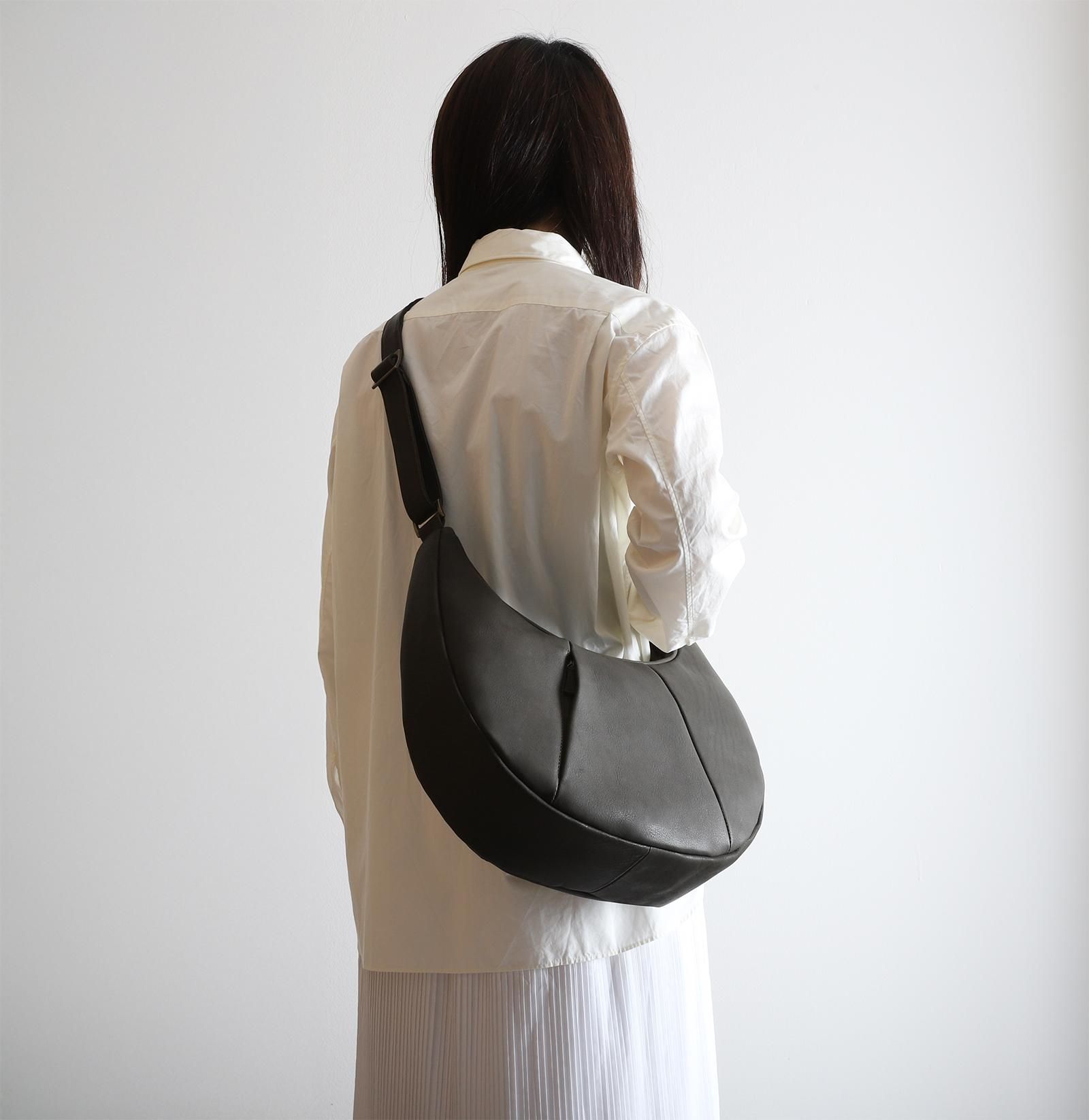 本革ルナショルダーバッグ | 7159 - B.stuff online store