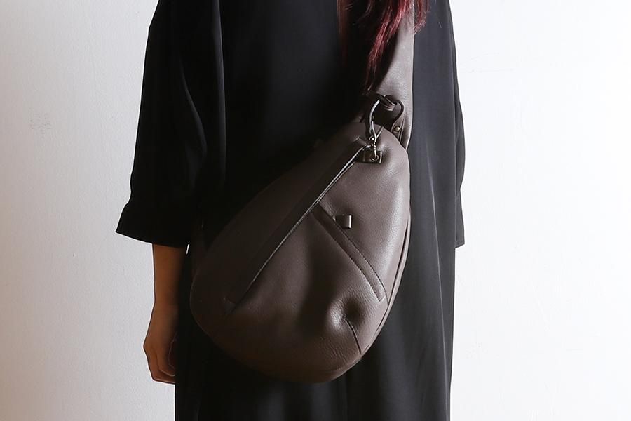 本革ボディバッグ 小サイズ | - B.stuff online store