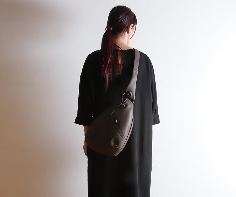 本革ボディバッグ 小サイズ | - B.stuff online store