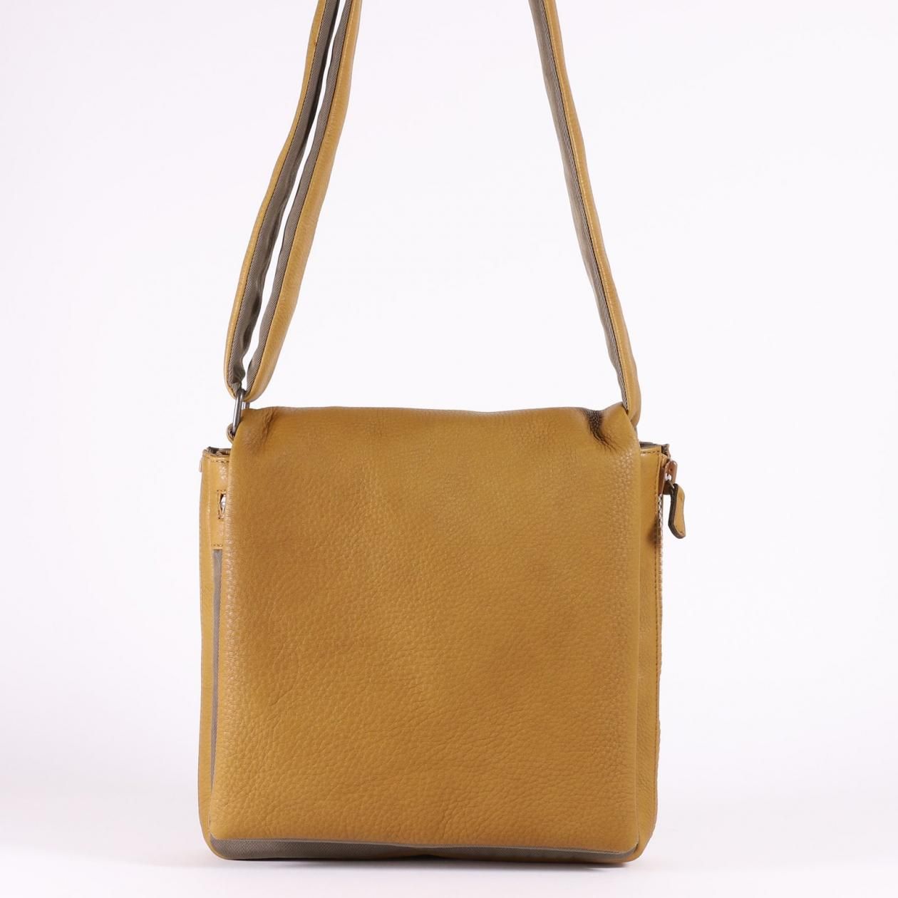 2059M | シュリンク革のショルダーバッグ - B.stuff online store