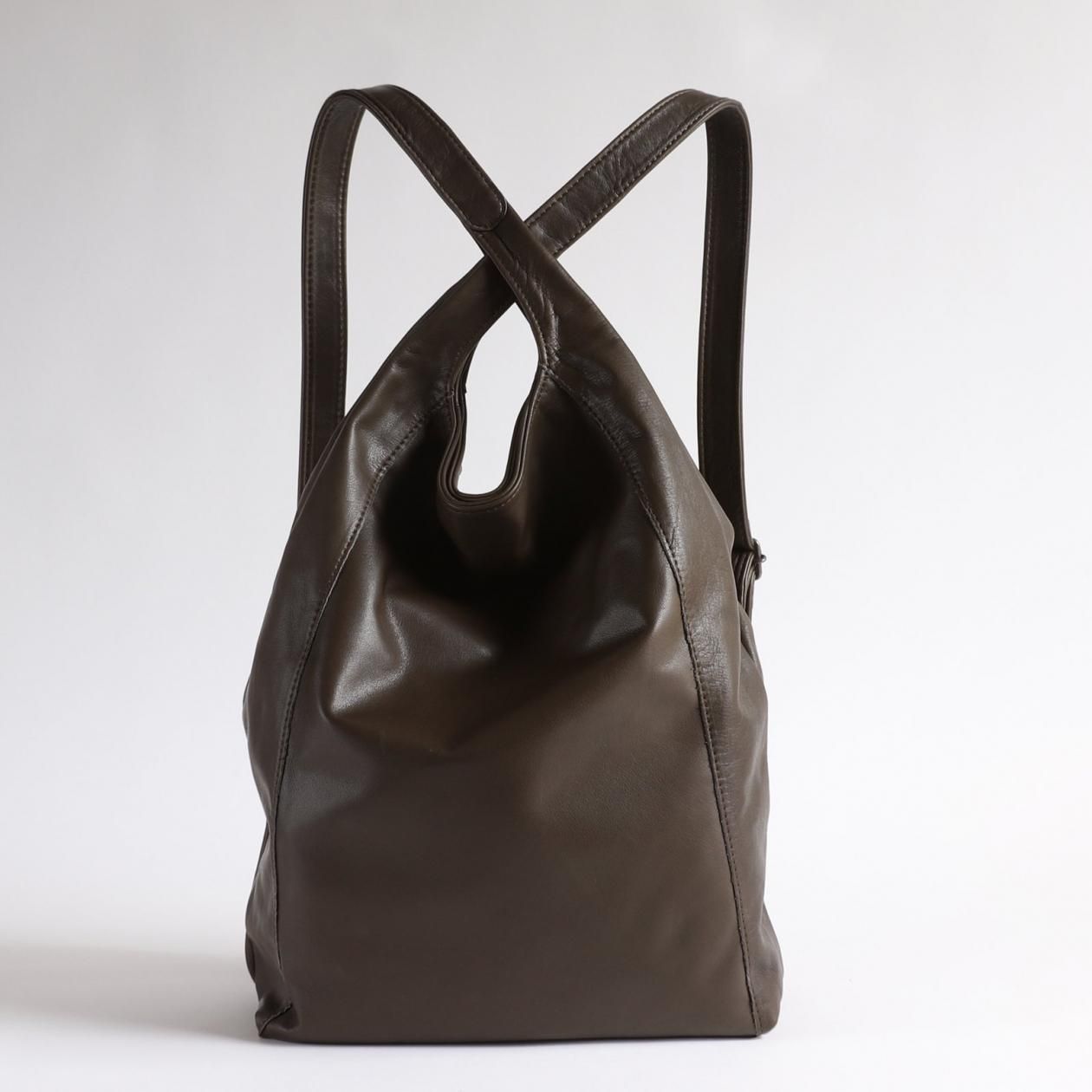 ソフトスムース革リュック 大サイズ | 5225 - B.stuff online store ソフトスムース革リュック 大サイズ | 5225 - B.stuff online store