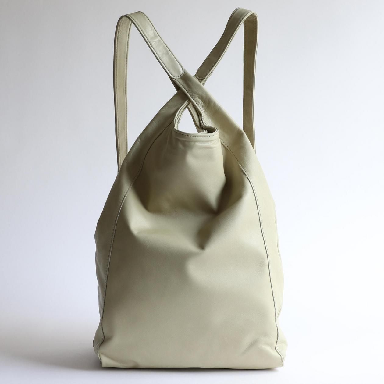 ソフトスムース革リュック 大サイズ | 5225 - B.stuff online store ソフトスムース革リュック 大サイズ | 5225 - B.stuff online store