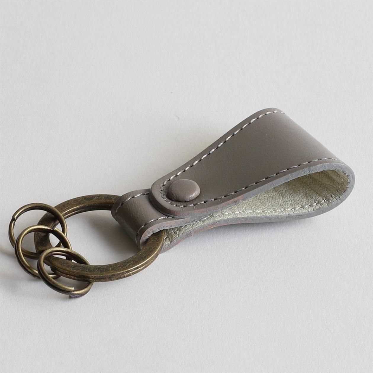 BALLY レザー キーホルダー B（新品、未使用 ) Bally（キーホルダー）のフリマアイテム一覧