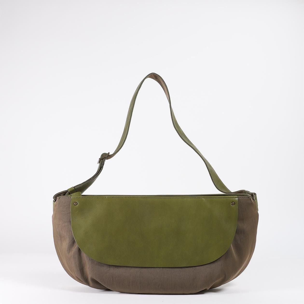 Relief Object A-POUCH レザーバッグ　未使用品 Relief Object リリーフ・オブジェクト 本革 ショルダーバッグ O