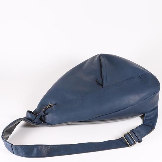 本革ボディバッグ 大サイズ | 5042RA/F - B.stuff online store 本革ボディバッグ 大サイズ | 5042RA/F - B.stuff online store