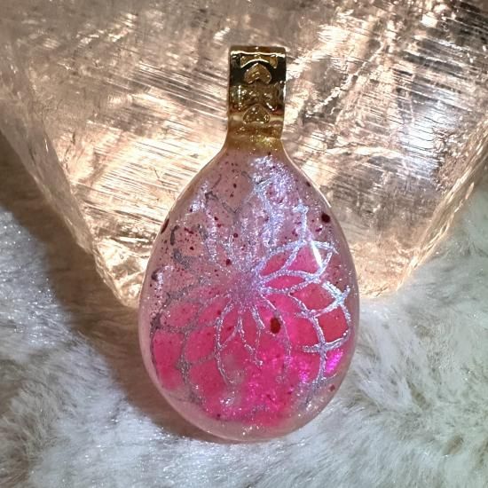 祈祷調整済み★お部屋がヒーリングスポットになるオルゴナイト★色が変わる　A Amazon | クリスタルシンギングボウル - レインボーカラー