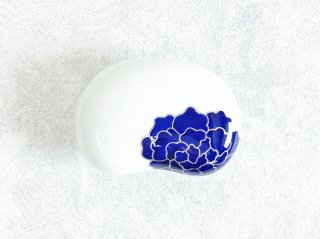白磁青花　豆型蓋物